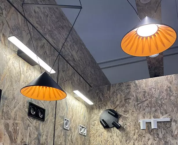 Подвесной светильник Italline IT03-1429 IT03-1430 black/orange 5_ITLN_IT03-1430_black_orange.webp big